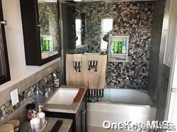 2 Jan Ln in Woodbury, NY - Building Photo - Building Photo