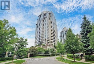 3 Rean Dr in Toronto, ON - Building Photo