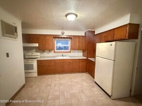 89 Belmont St in Carbondale, PA - Building Photo - Building Photo