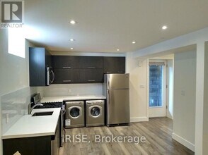 11 Donmore Ave in Toronto, ON - Building Photo - Building Photo