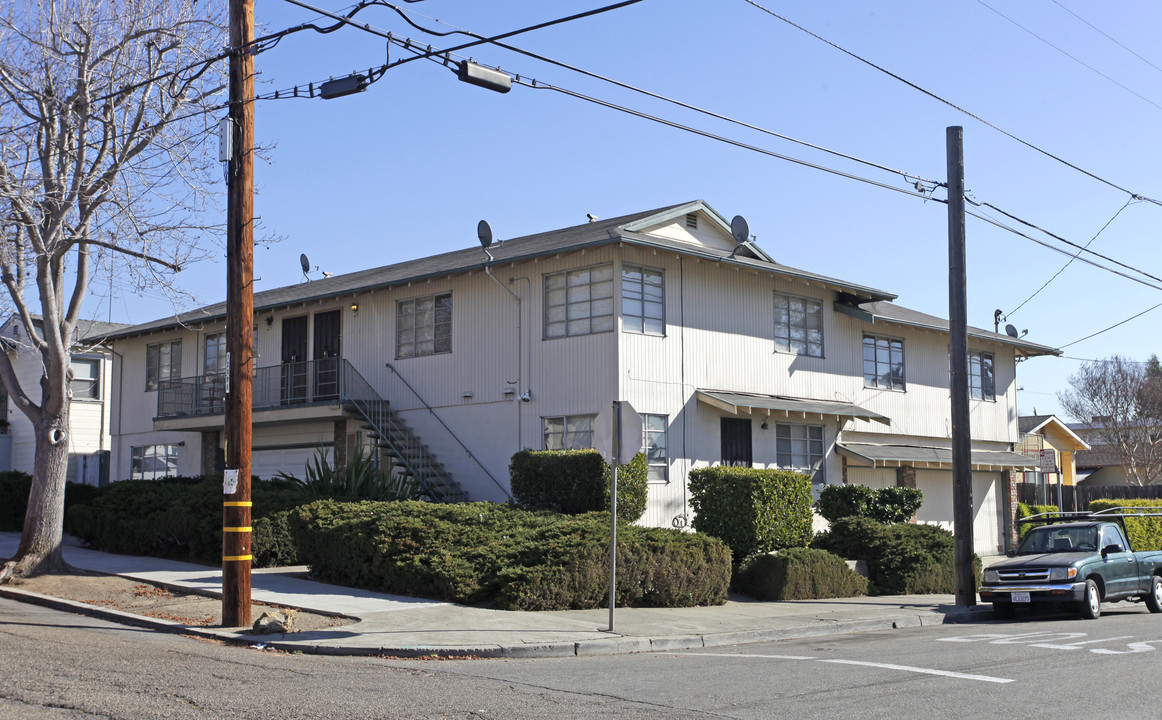 3550 Laurel Ave in Oakland, CA - Building Photo