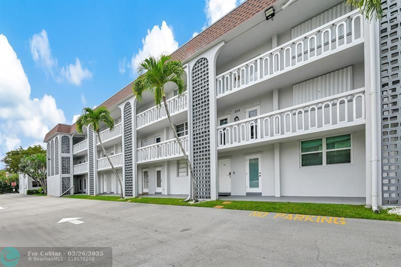 400 SE 10th St in Deerfield Beach, FL - Building Photo