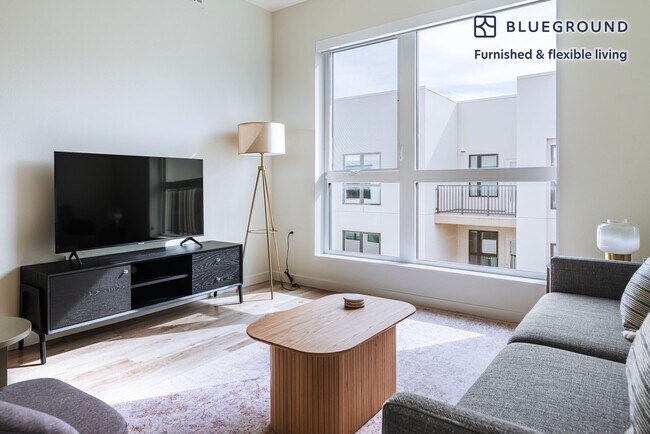 22271 Foothill Blvd, Unit SI FL6-ID1696 in Hayward, CA - Foto de edificio - Building Photo