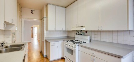 1932 W Pratt Blvd in Chicago, IL - Foto de edificio - Interior Photo