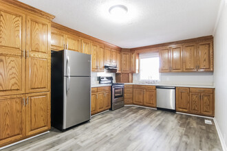 1110 Universal Dr in Columbia, SC - Building Photo - Building Photo