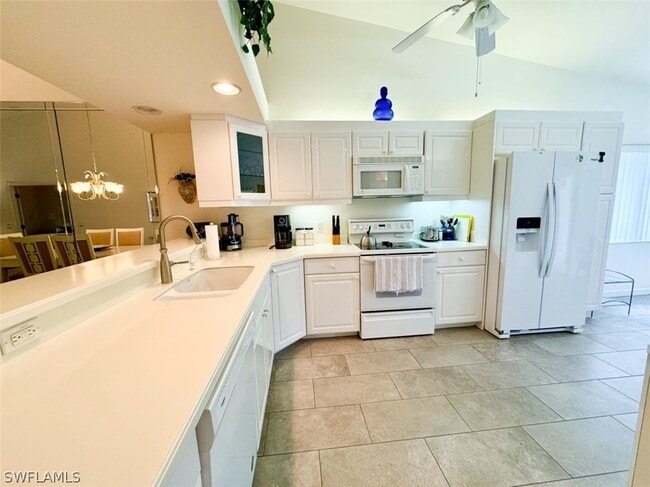 6680 Beach Resort Dr in Naples, FL - Foto de edificio - Building Photo