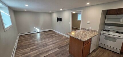 62 Cabot St in Beverly, MA - Building Photo - Building Photo