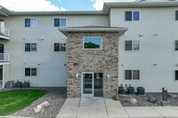 875 Bahls Dr in Hastings, MN - Foto de edificio - Building Photo