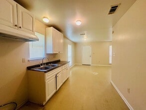 2563 Weller Ave in Baton Rouge, LA - Building Photo - Building Photo