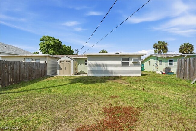 530 92nd Ave N in Naples, FL - Building Photo - Building Photo