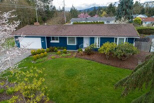 301 W Norman St in Sequim, WA - Building Photo