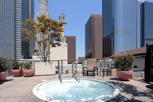 Metro 417 in Los Angeles, CA - Building Photo