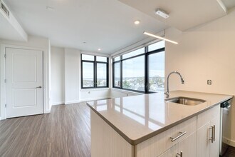 957 Broadway in Bayonne, NJ - Building Photo - Building Photo