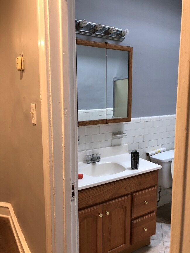4031 Roosevelt Blvd, Unit 2nd floor photo'
