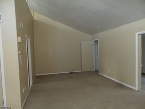 405 Mohegan Cir in Lafayette, NJ - Building Photo - Building Photo