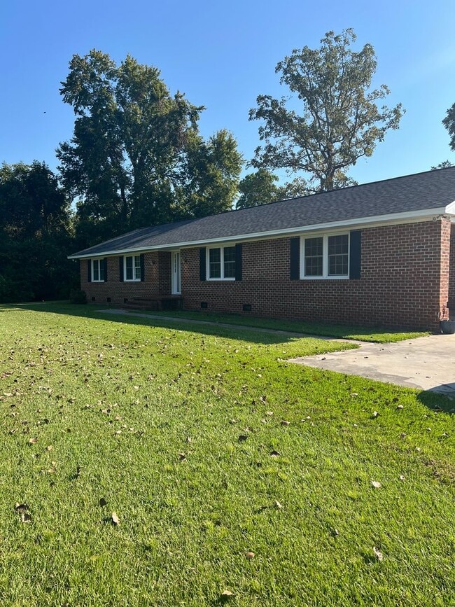 1537 Huggins Shortcut Rd in Galivants Ferry, SC - Building Photo - Building Photo