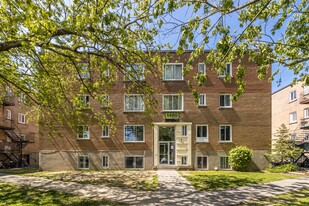 1460-1500 Décarie Rue Apartments