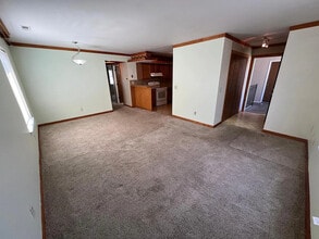 4652 E 10 Mile Rd in Warren, MI - Building Photo - Building Photo