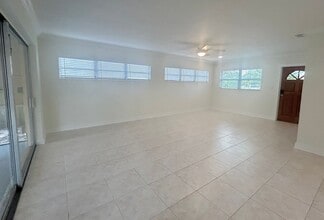 1600 Massachusetts Ave NE in St. Petersburg, FL - Building Photo - Building Photo