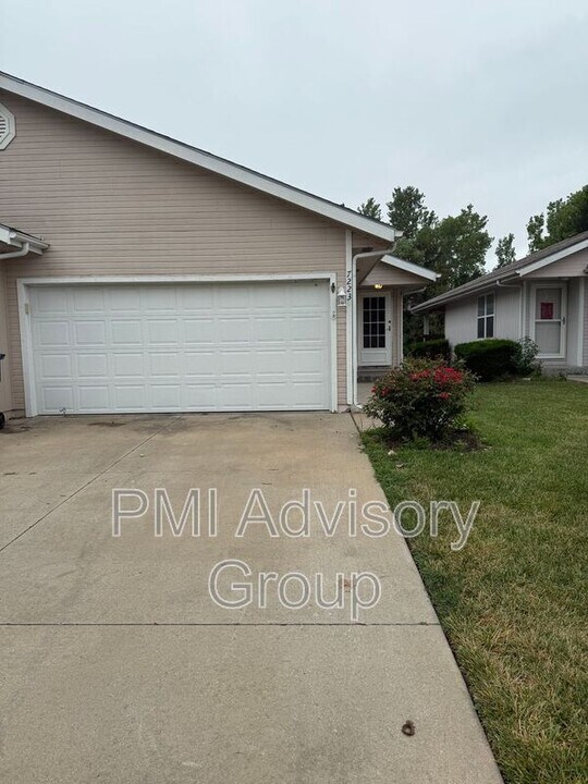 7223 SW 23rd Ct in Topeka, KS - Building Photo