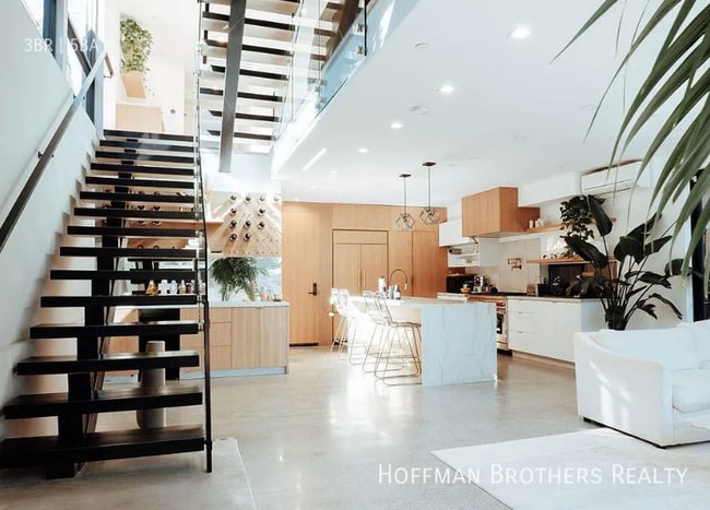 property at 115 Park Pl