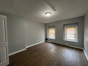 366 Forrest St in Jersey City, NJ - Foto de edificio - Building Photo