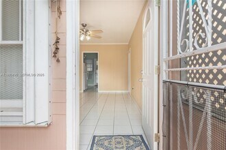 3165 SW 27th Ln in Miami, FL - Building Photo - Building Photo
