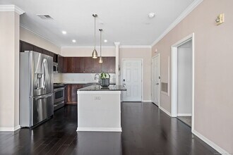 850 E Main St in Stamford, CT - Foto de edificio - Building Photo