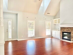 172 Baldwin Ct in Newnan, GA - Foto de edificio - Building Photo