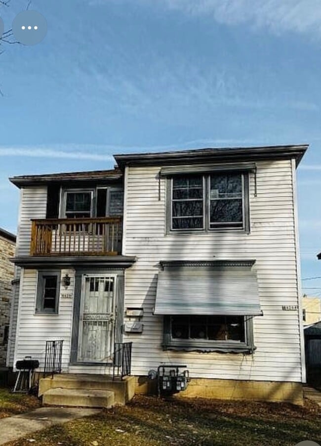 property at 4426 W Medford Ave