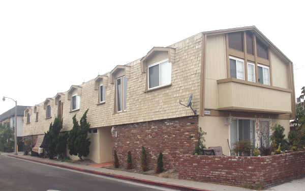 4901 River Ave in Newport Beach, CA - Building Photo - Building Photo