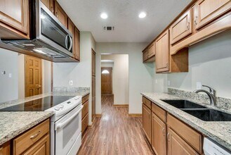 448 Park Center Blvd in Saginaw, TX - Foto de edificio - Building Photo