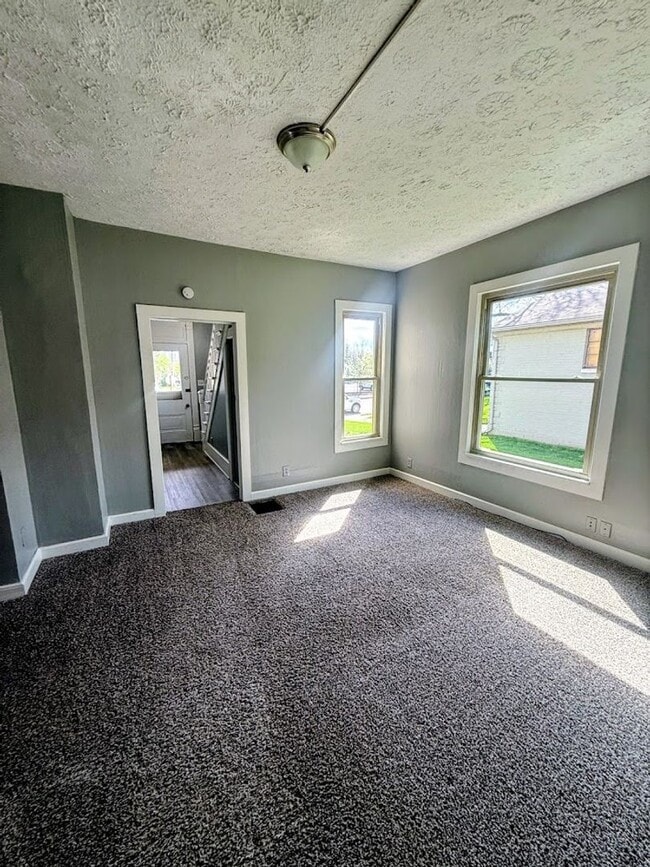 413 E Maple St in North Canton, OH - Building Photo - Building Photo