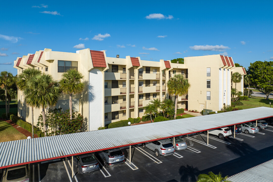 Barwood Condominiums in Boca Raton, FL - Foto de edificio