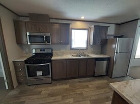 105 Delta Dawn Dr in Springfield, IL - Building Photo