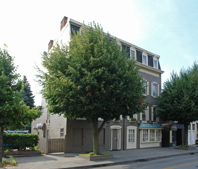341-343 Franklin St