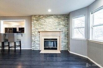 120 Exeter Ct in Piscataway, NJ - Building Photo - Building Photo