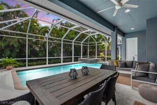 590 110th Ave N in Naples, FL - Building Photo