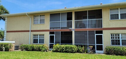 1554 SE Royal Green Cir in Port St. Lucie, FL - Building Photo - Building Photo