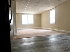 13 Kemper Ave in Westminster, MD - Foto de edificio - Building Photo