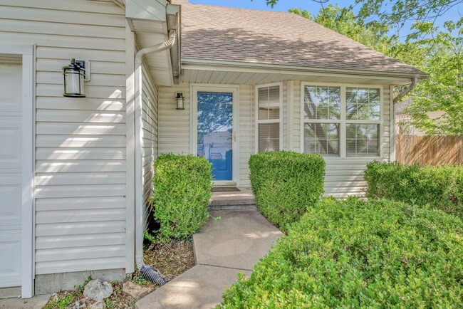 1427 Logan Dr in Webb City, MO - Building Photo - Building Photo