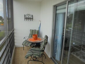 400 Brighton J in Boca Raton, FL - Foto de edificio - Building Photo
