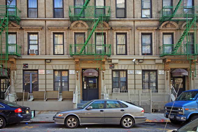 207 W 109th St in New York, NY - Foto de edificio - Building Photo