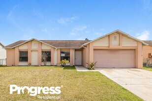 637 Baldwin Dr in Kissimmee, FL - Building Photo