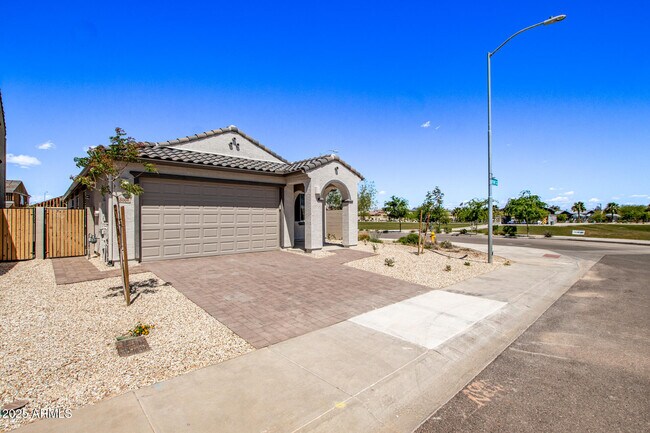 8804 W Marshall Ave in Glendale, AZ - Building Photo - Building Photo