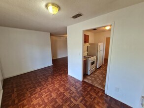 6115 S Hampton Dr in Montgomery, AL - Building Photo - Building Photo