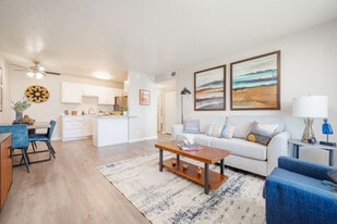 Dorado Heights in Albuquerque, NM - Building Photo