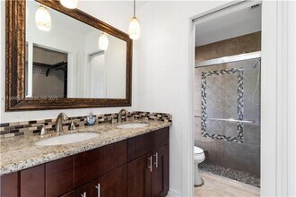 21344 Escondido Way S in Boca Raton, FL - Foto de edificio - Building Photo