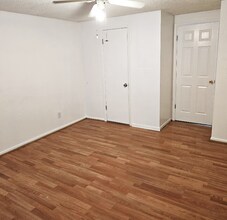 1304 S Parker Rd in Denver, CO - Building Photo - Building Photo