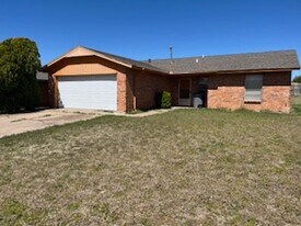 6311 SW Oakcliff Ave in Lawton, OK - Building Photo